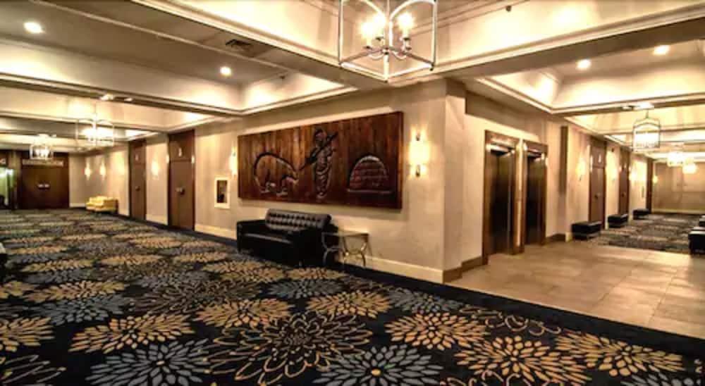 The Senator Hotel & Conference Center Тиминс Екстериор снимка