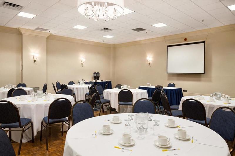 The Senator Hotel & Conference Center Тиминс Екстериор снимка