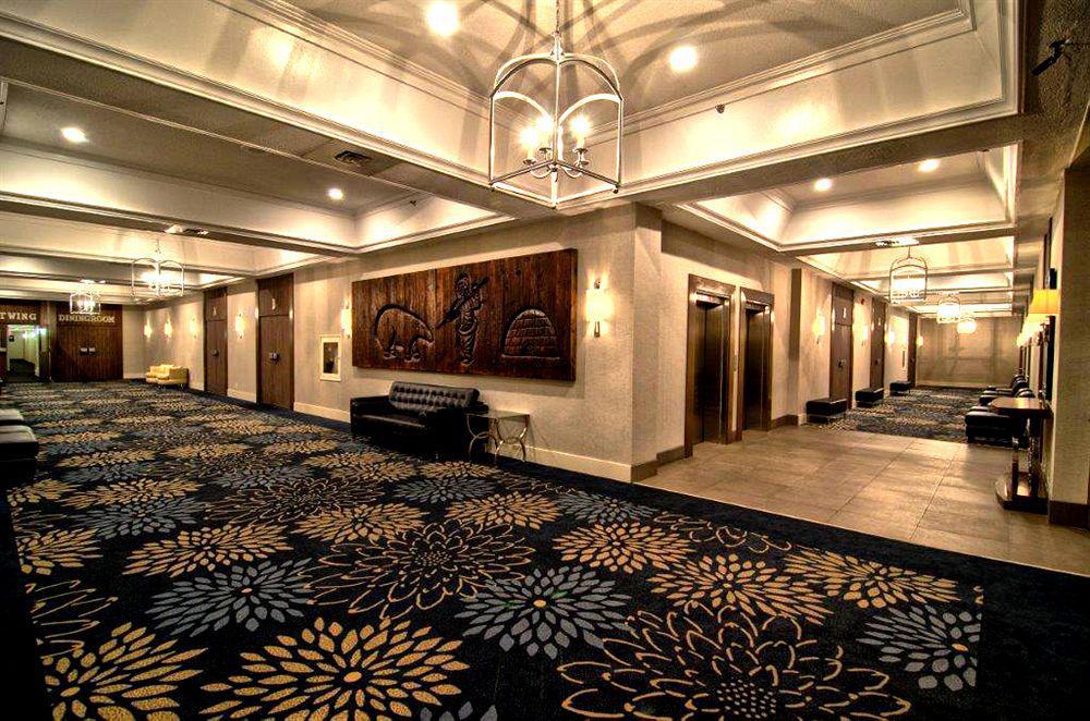 The Senator Hotel & Conference Center Тиминс Екстериор снимка